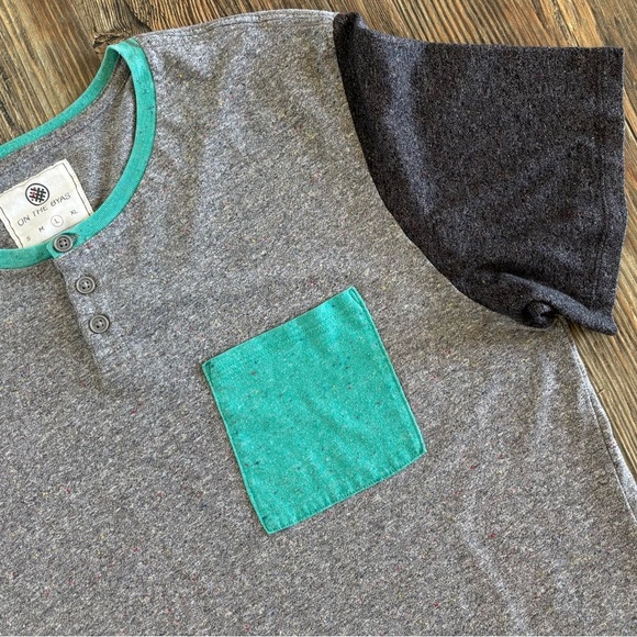 On the Byas Colorblock S/S Henley Tee Shirt Mens L Gray Speckled Teal Pocket - Picture 7 of 10